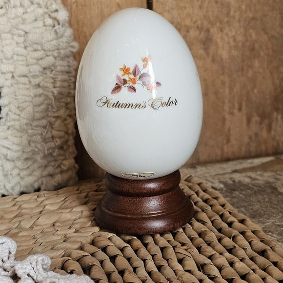 80's Hoffman Avon Porcelain Eggs With Wooden Stands, Seasons Set of 4 - Picture 10 of 11